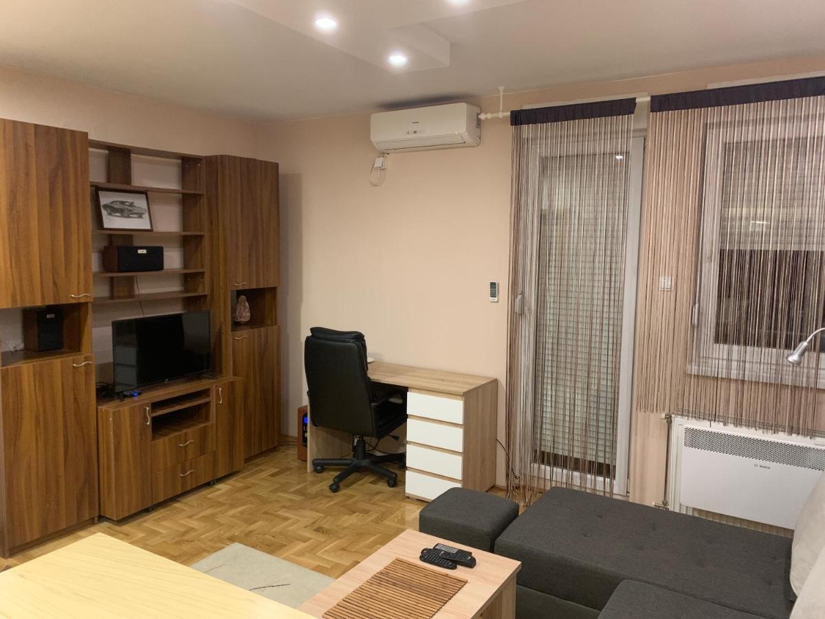 Mila Apartment Novi Sad Exterior photo